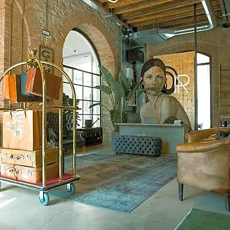 Ar Suites&art فندق