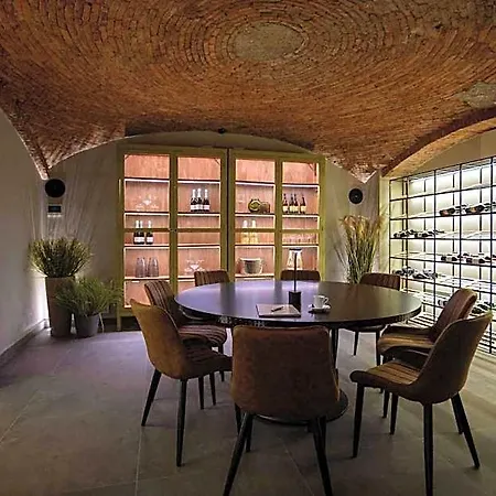 Ar Suites&art فندق