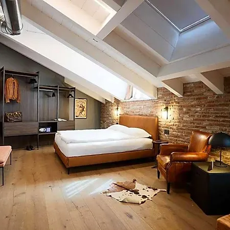 Ar Suites&art