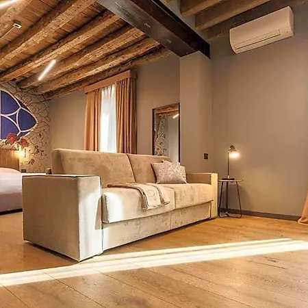 Ar Suites&art فندق